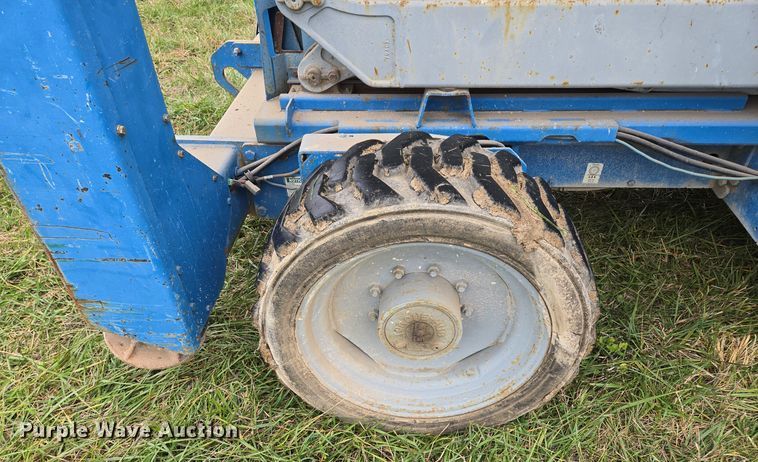 image for item EQ3680 2004 Genie  5390RT scissor lift