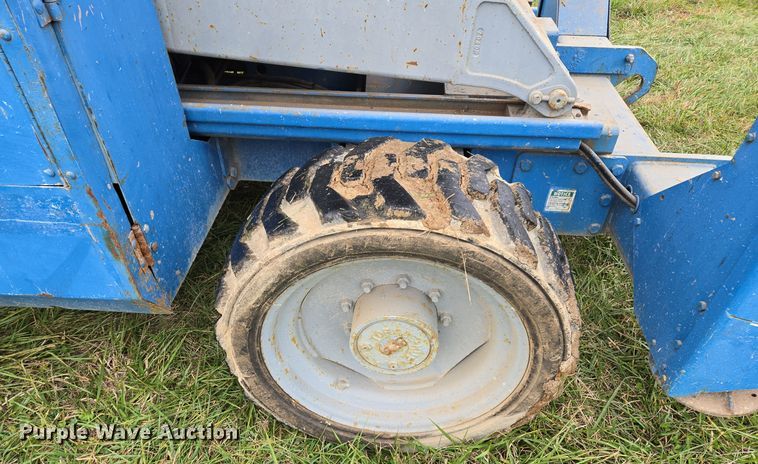 image for item EQ3680 2004 Genie  5390RT scissor lift