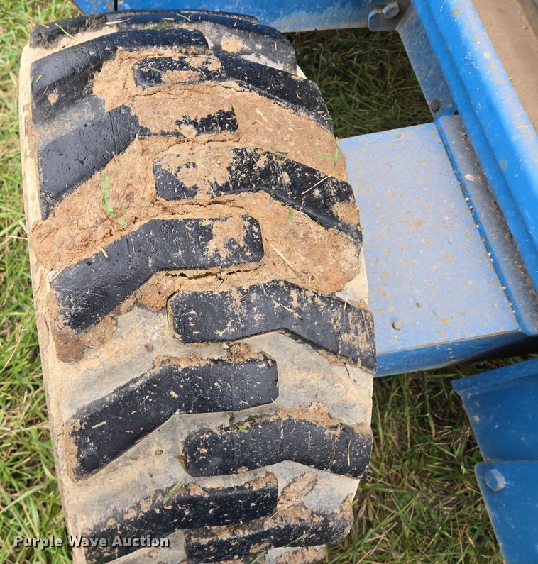 image for item EQ3680 2004 Genie  5390RT scissor lift