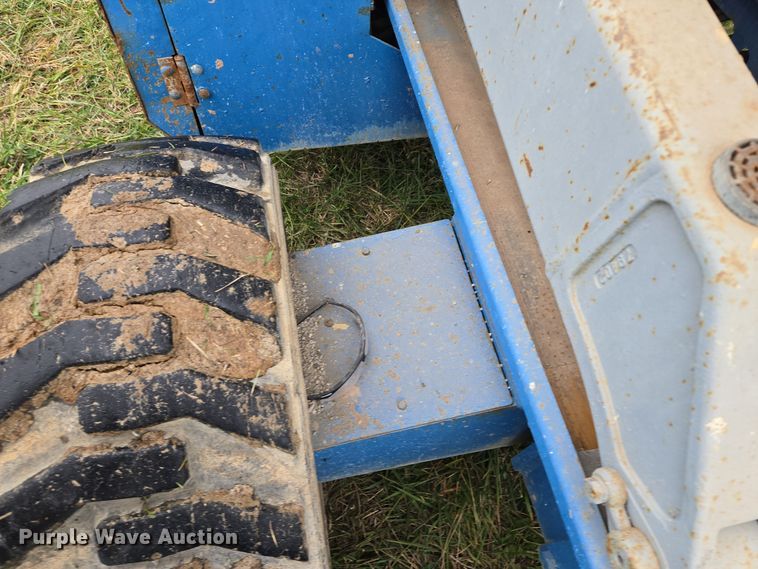 image for item EQ3680 2004 Genie  5390RT scissor lift