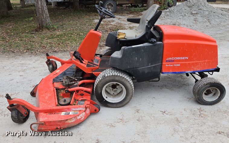 image for item EQ3681 1968 Jacobsen  T528D lawn mower