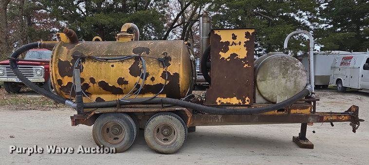 image for item EQ3683 Vac-Tron PMD-800 vacuum trailer