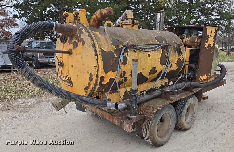 image for item EQ3683 Vac-Tron PMD-800 vacuum trailer