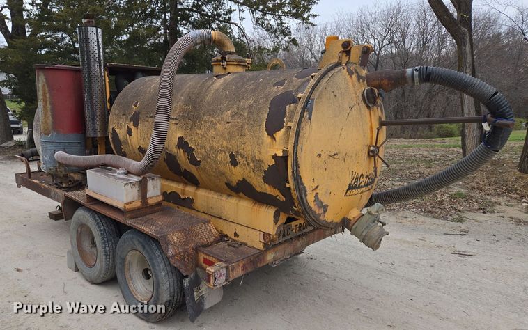 image for item EQ3683 Vac-Tron PMD-800 vacuum trailer