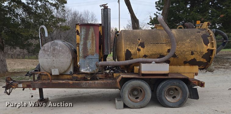 image for item EQ3683 Vac-Tron PMD-800 vacuum trailer