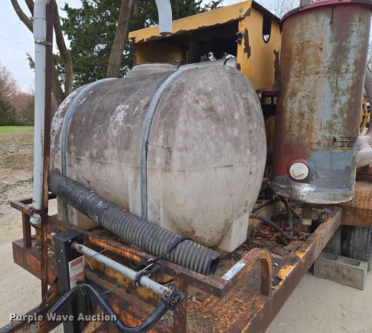 image for item EQ3683 Vac-Tron PMD-800 vacuum trailer