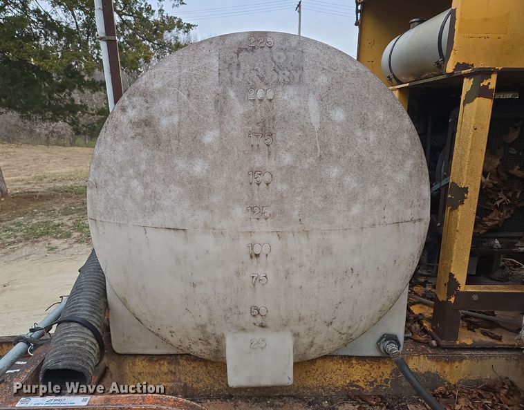 image for item EQ3683 Vac-Tron PMD-800 vacuum trailer