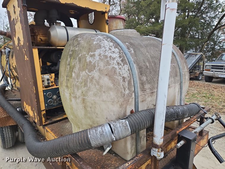 image for item EQ3683 Vac-Tron PMD-800 vacuum trailer