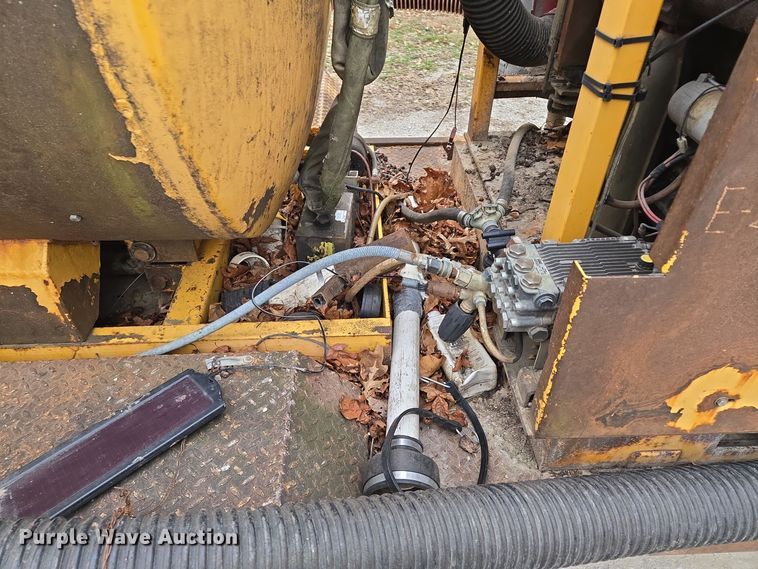 image for item EQ3683 Vac-Tron PMD-800 vacuum trailer