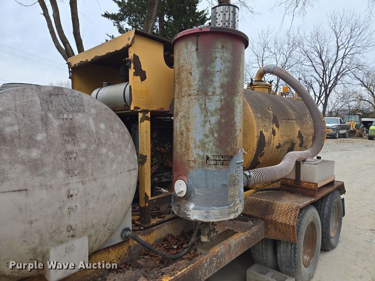 image for item EQ3683 Vac-Tron PMD-800 vacuum trailer