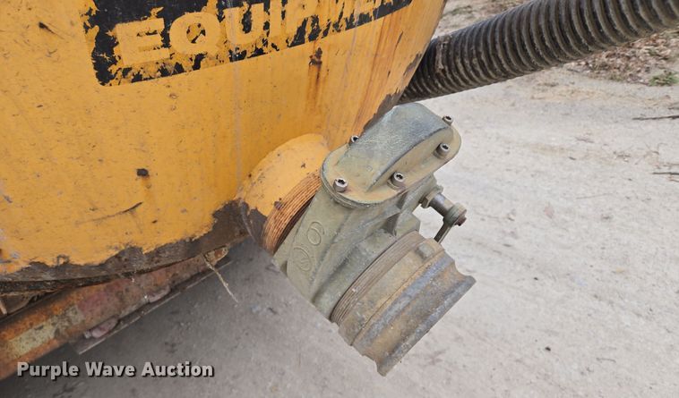 image for item EQ3683 Vac-Tron PMD-800 vacuum trailer