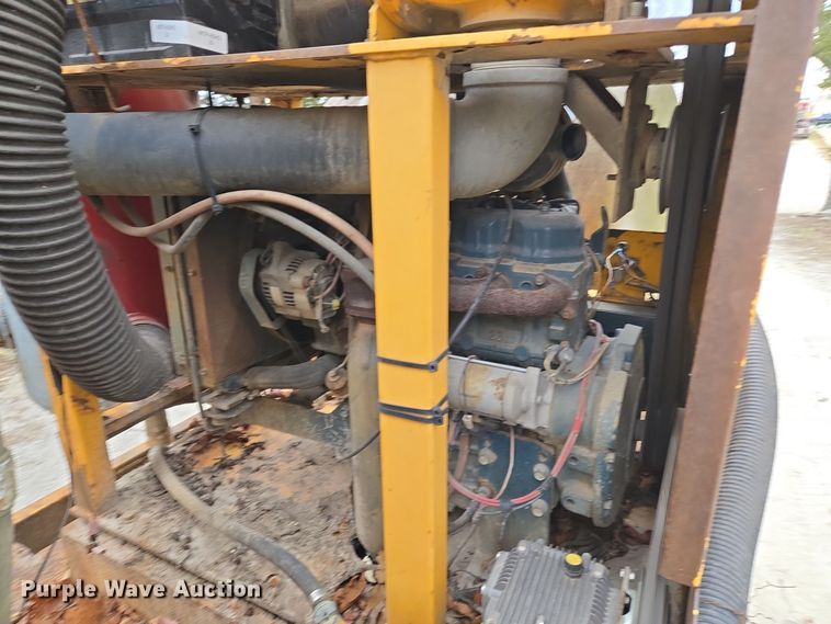 image for item EQ3683 Vac-Tron PMD-800 vacuum trailer