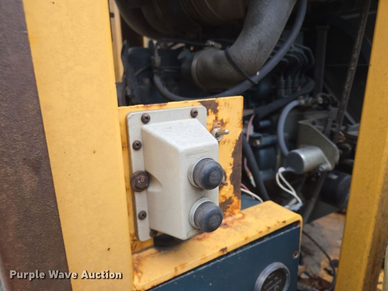 image for item EQ3683 Vac-Tron PMD-800 vacuum trailer