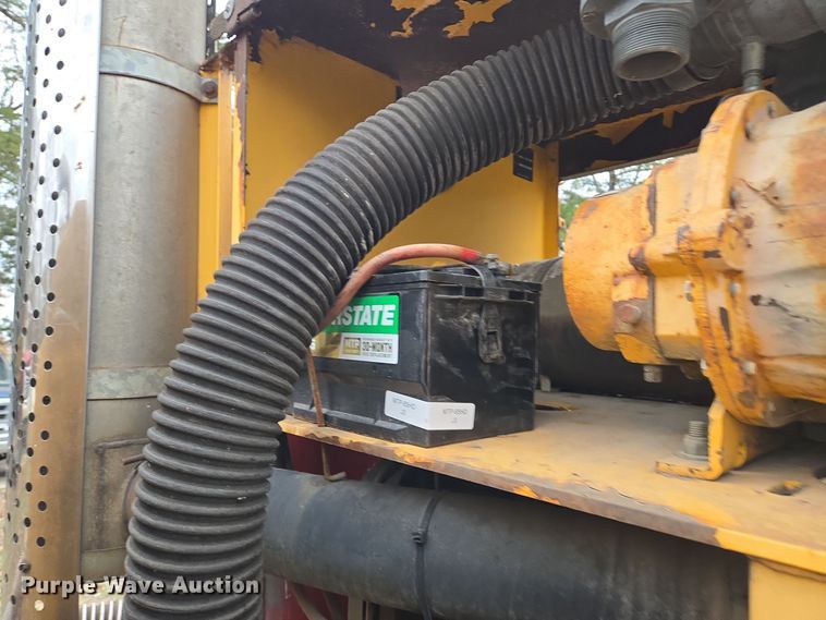 image for item EQ3683 Vac-Tron PMD-800 vacuum trailer