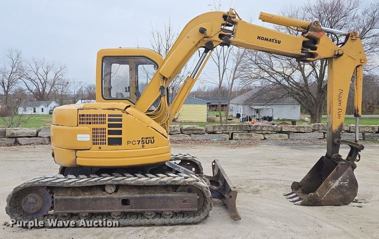 image for item EQ3685 Komatsu  PC75UU-2 mini excavator
