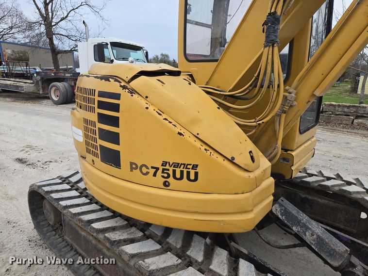 image for item EQ3685 Komatsu  PC75UU-2 mini excavator