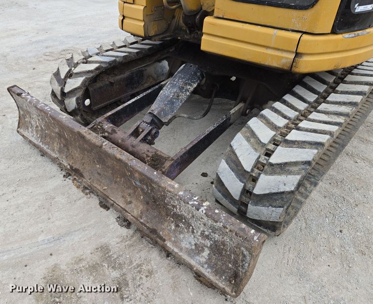 image for item EQ3685 Komatsu  PC75UU-2 mini excavator