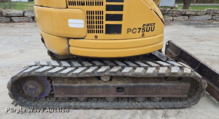 image for item EQ3685 Komatsu  PC75UU-2 mini excavator