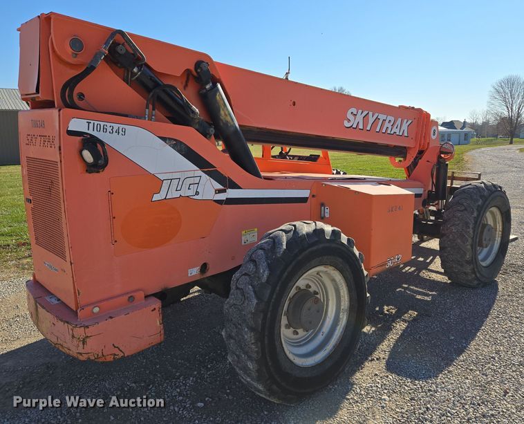 image for item EQ3686 2006 Sky Trak 8042 telehandler