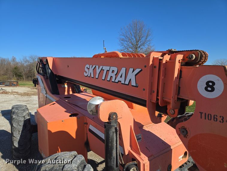 image for item EQ3686 2006 Sky Trak 8042 telehandler