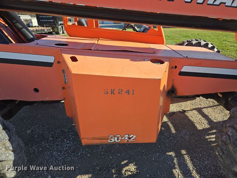 image for item EQ3686 2006 Sky Trak 8042 telehandler