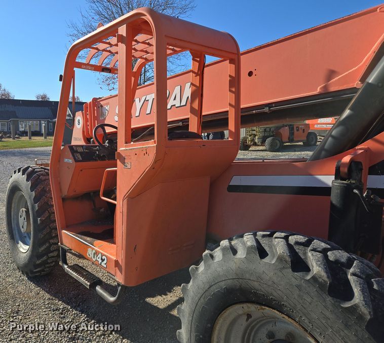 image for item EQ3686 2006 Sky Trak 8042 telehandler