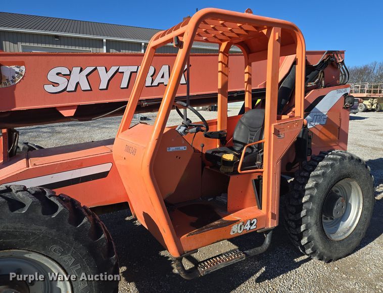 image for item EQ3686 2006 Sky Trak 8042 telehandler