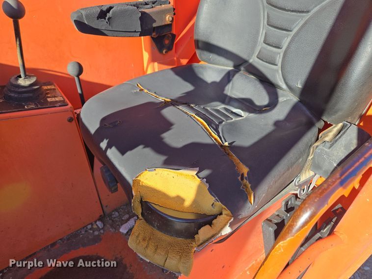 image for item EQ3686 2006 Sky Trak 8042 telehandler