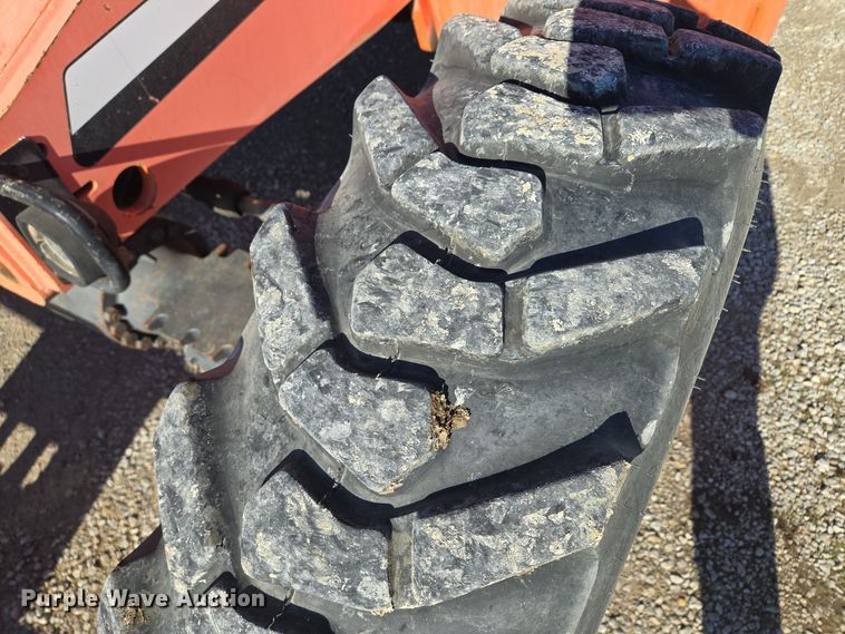 image for item EQ3686 2006 Sky Trak 8042 telehandler