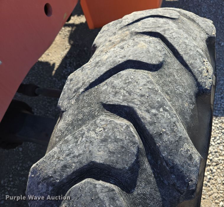 image for item EQ3686 2006 Sky Trak 8042 telehandler