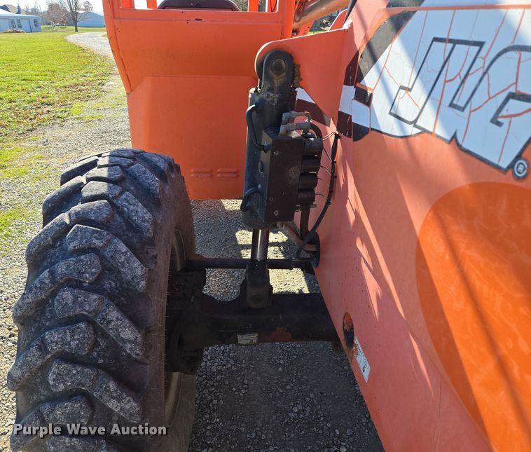 image for item EQ3686 2006 Sky Trak 8042 telehandler