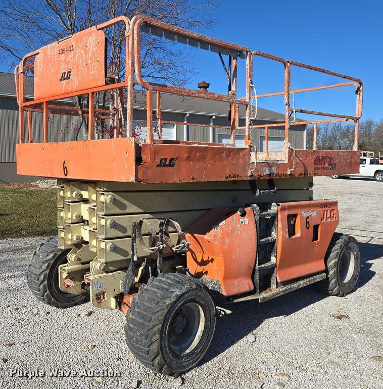 image for item EQ3687 2007 JLG 4394RT scissor lift