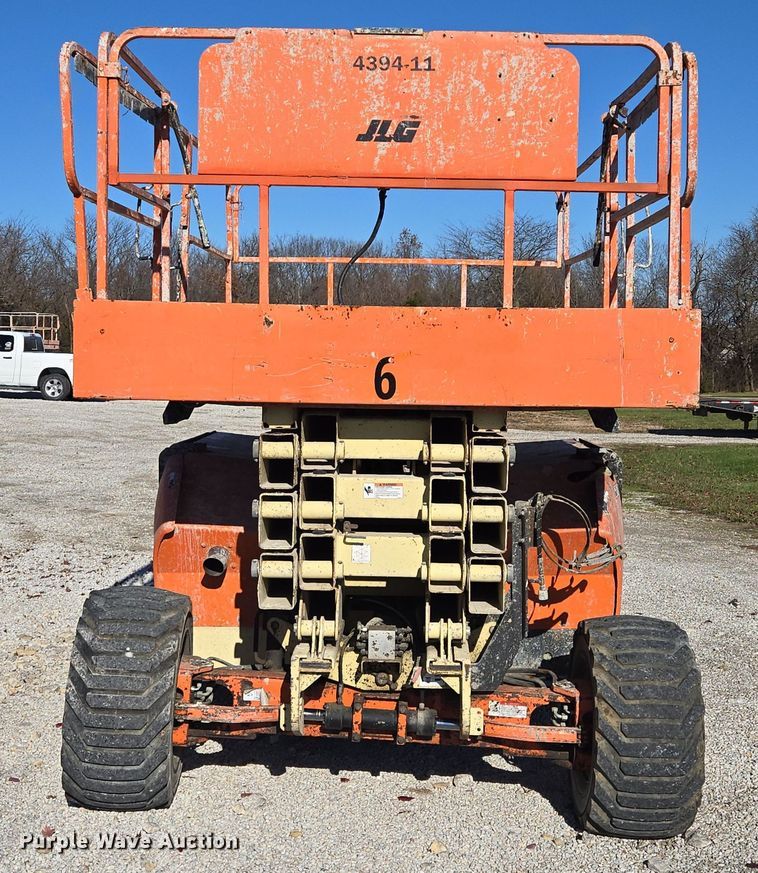image for item EQ3687 2007 JLG 4394RT scissor lift
