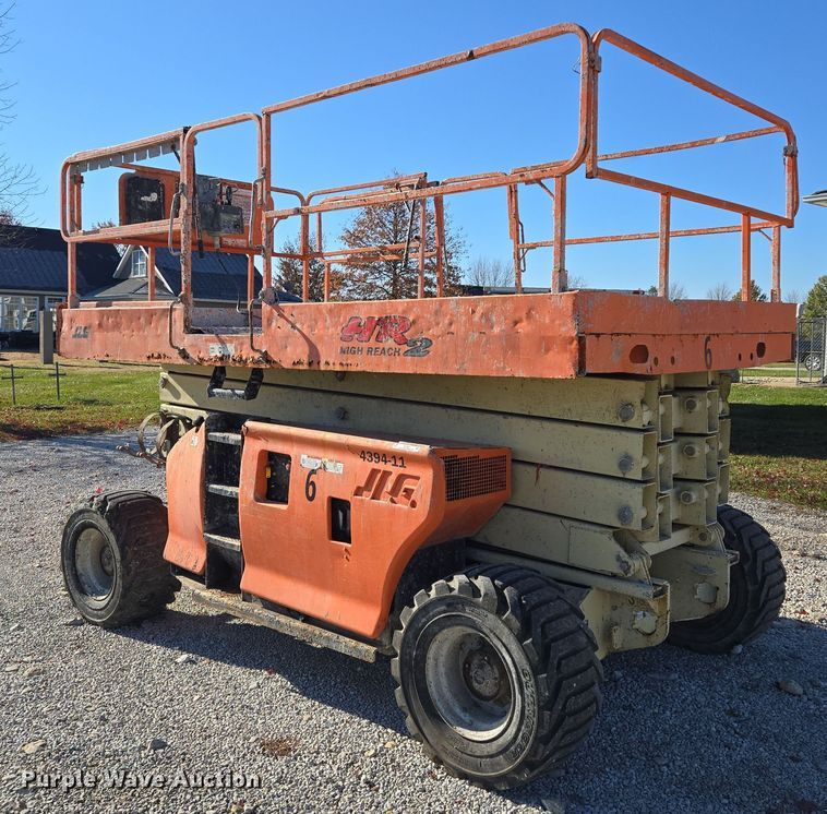 image for item EQ3687 2007 JLG 4394RT scissor lift