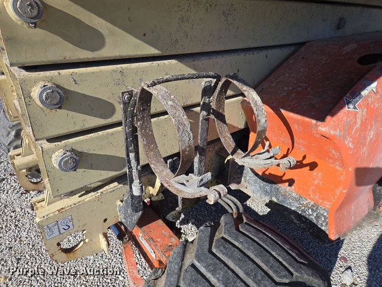 image for item EQ3687 2007 JLG 4394RT scissor lift