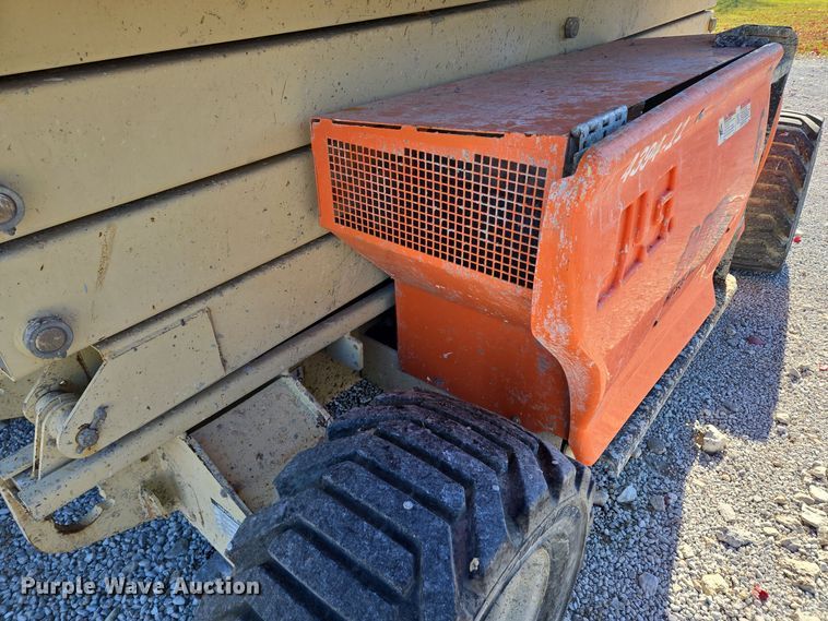 image for item EQ3687 2007 JLG 4394RT scissor lift