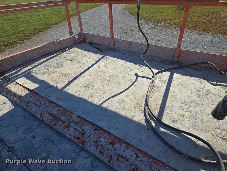 image for item EQ3687 2007 JLG 4394RT scissor lift