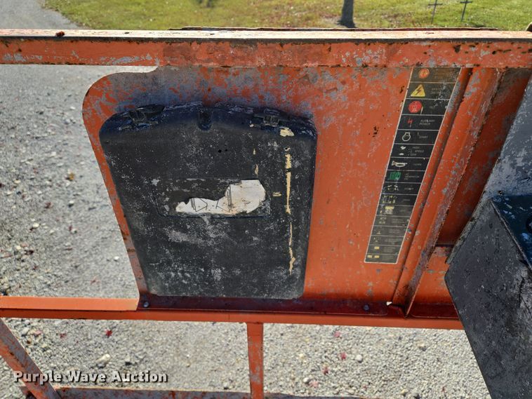 image for item EQ3687 2007 JLG 4394RT scissor lift