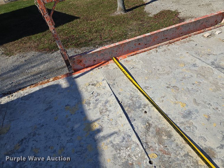 image for item EQ3687 2007 JLG 4394RT scissor lift