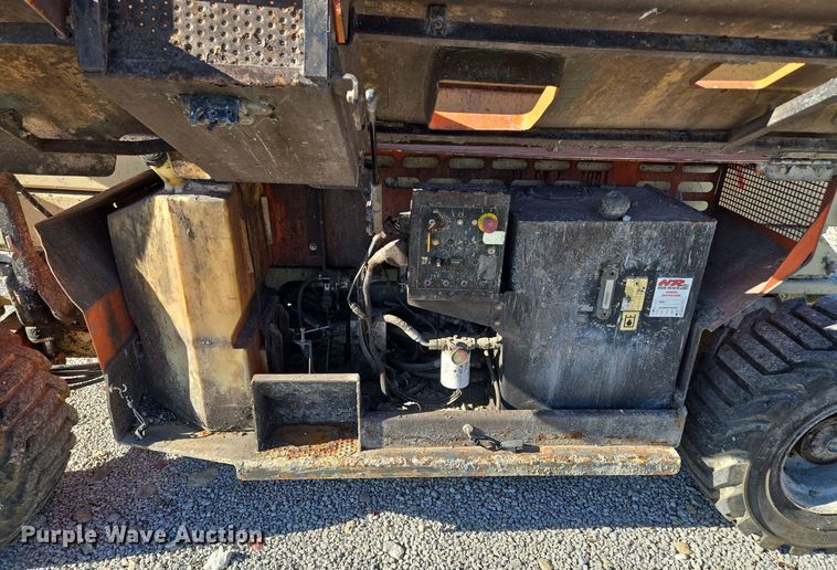 image for item EQ3687 2007 JLG 4394RT scissor lift