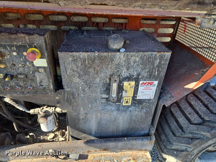 image for item EQ3687 2007 JLG 4394RT scissor lift