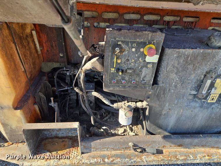 image for item EQ3687 2007 JLG 4394RT scissor lift