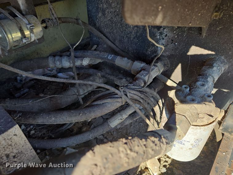 image for item EQ3687 2007 JLG 4394RT scissor lift