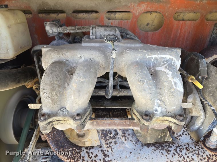 image for item EQ3687 2007 JLG 4394RT scissor lift