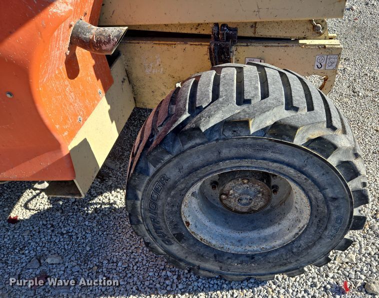 image for item EQ3687 2007 JLG 4394RT scissor lift