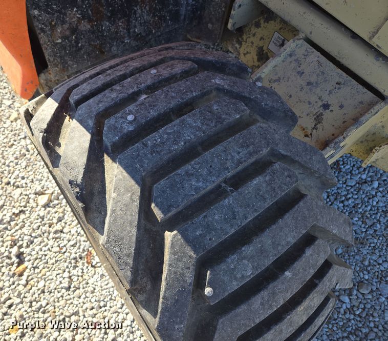 image for item EQ3687 2007 JLG 4394RT scissor lift