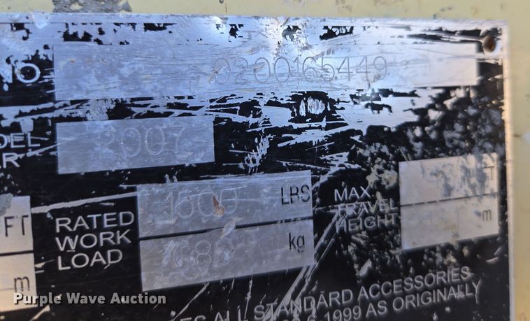 image for item EQ3687 2007 JLG 4394RT scissor lift