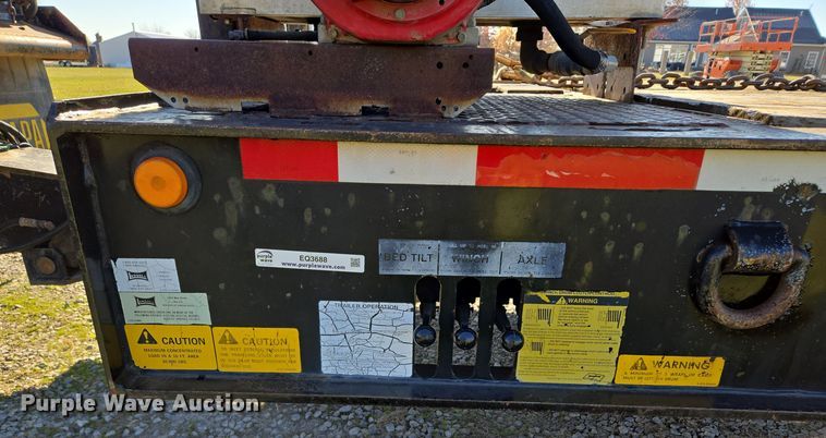 image for item EQ3688 1997 Landoll tilt deck equipment trailer