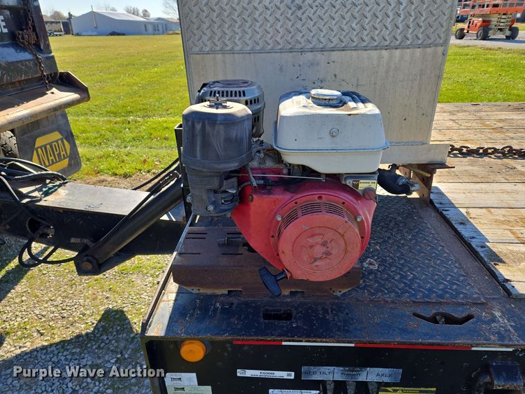 image for item EQ3688 1997 Landoll tilt deck equipment trailer