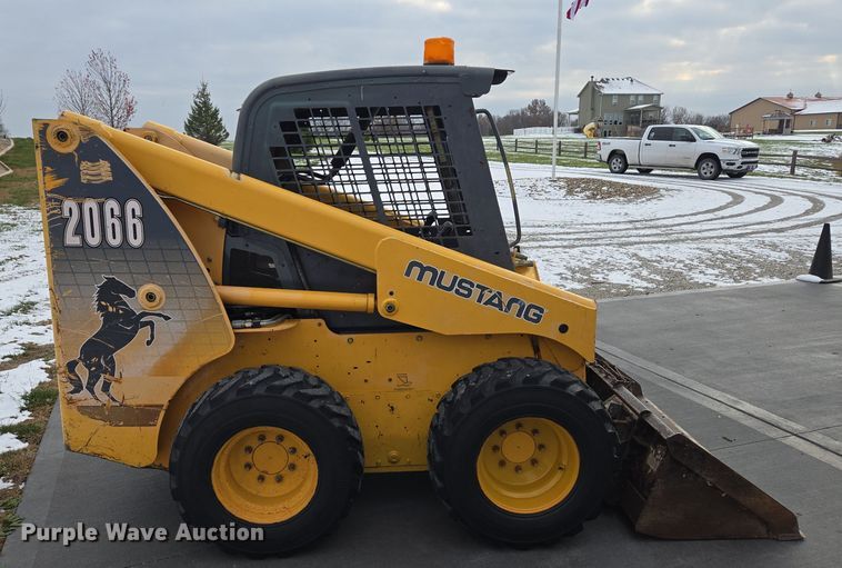 image for item EQ3692 2008 Mustang  2066 skid steer loader